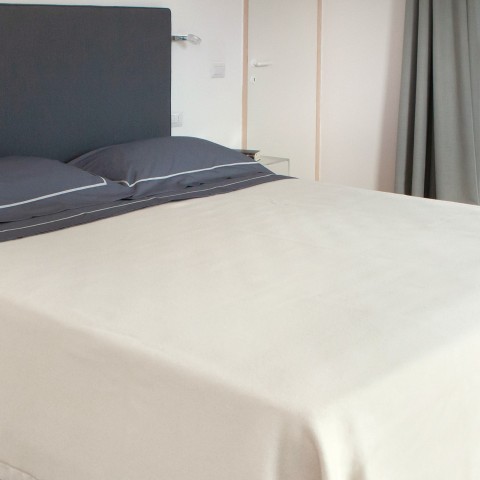 Isfahan - Lightweight Pure Cashmere Blanket